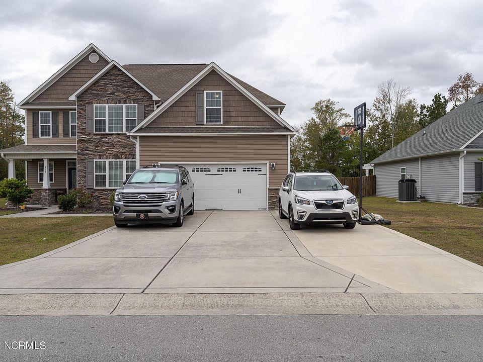 1st image of 819 Solomon Dr