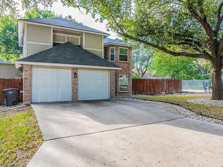 2126 River Hollow Dr — Photo 20