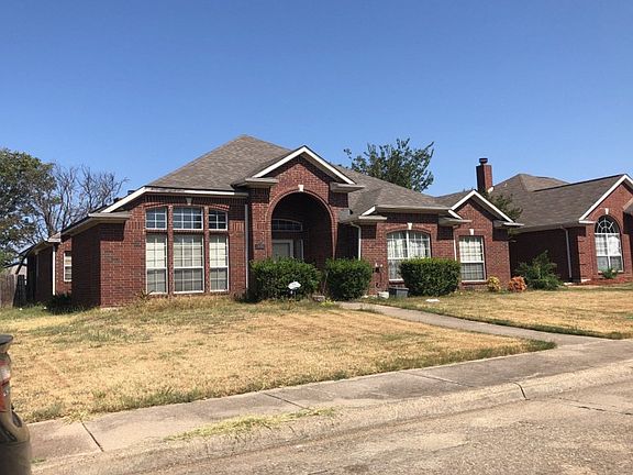 3rd image of 1411 Lost Creek Dr
