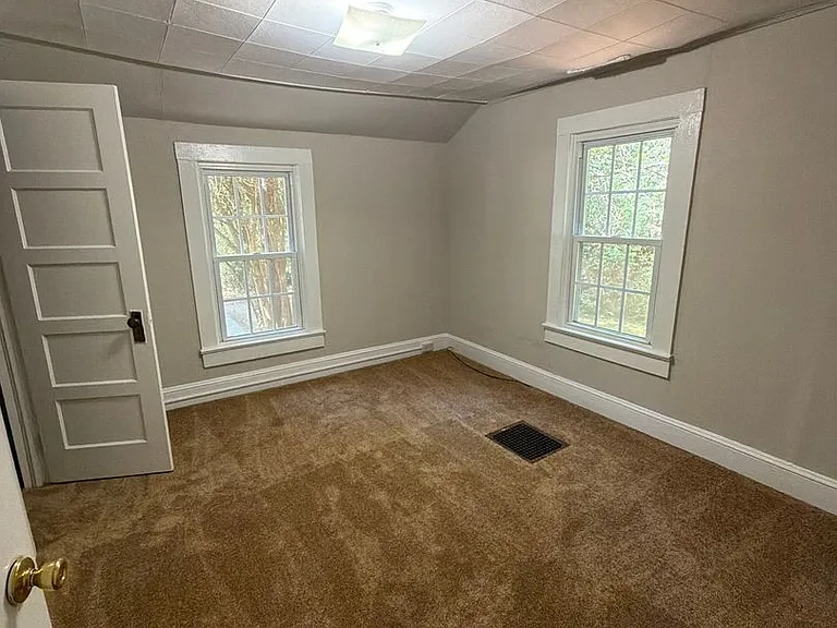 3516 Eastway Dr — Photo 9