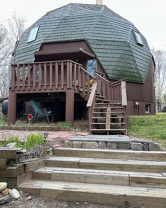 1st image of 243 Oak St