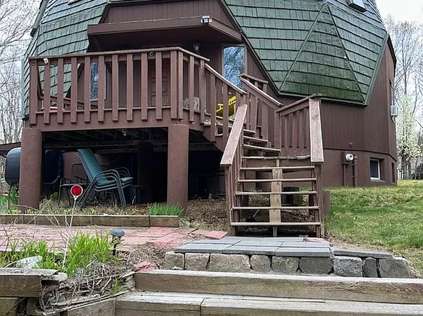 243 Oak St, Holliston, MA 01746