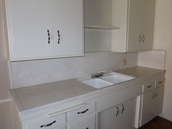 5th image of 1020 N Stanley Ave APT 9