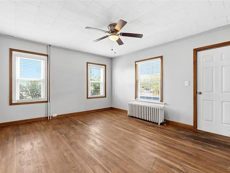 19 Camp St #1 — Photo 3
