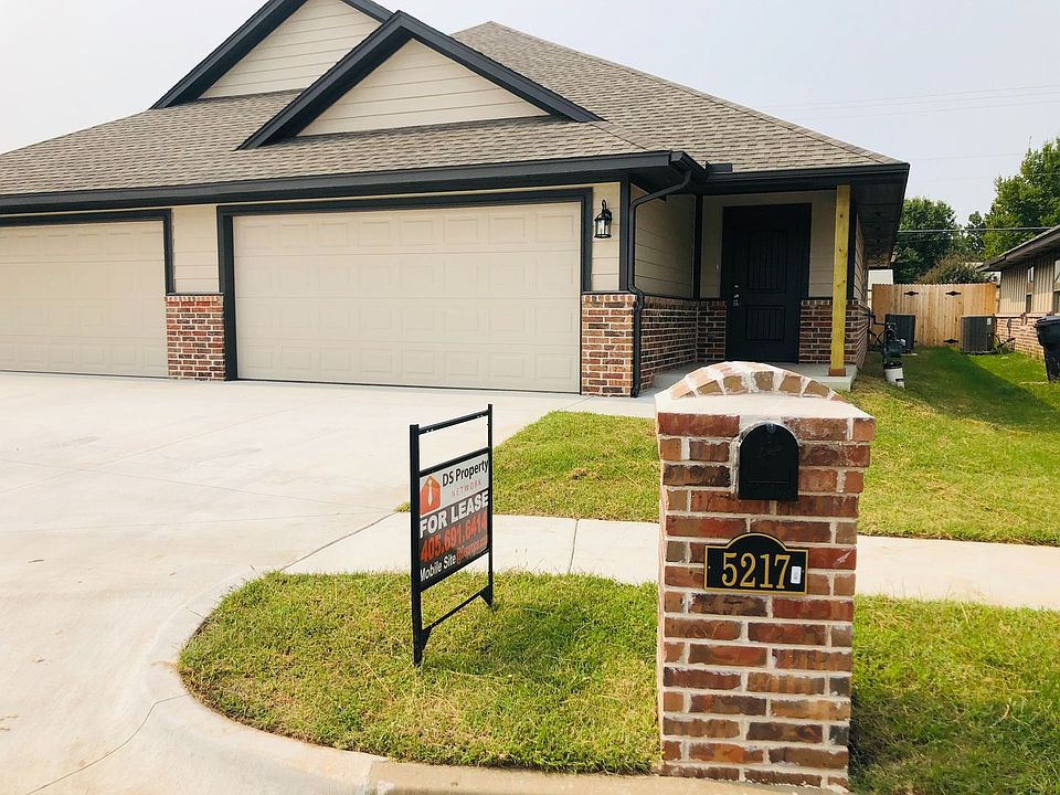 1st image of 5217 Oakwood Villas Ct