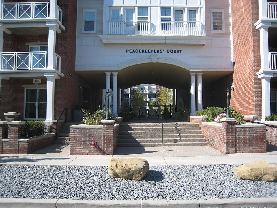 1st image of 5605 Henwood St SW #1304