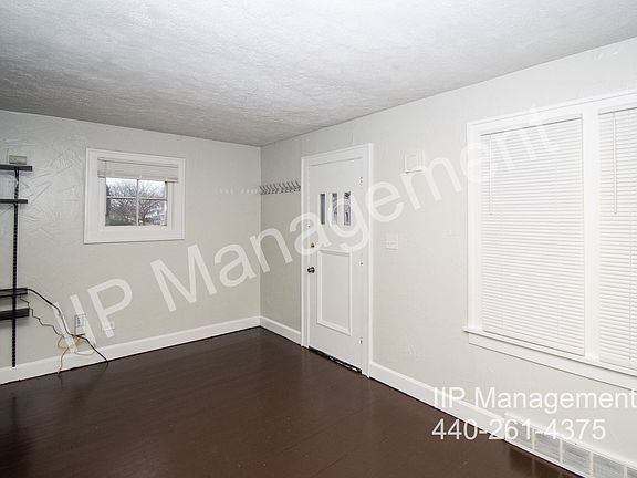 3rd image of 19650 Renwood Ave