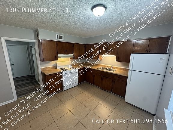 4th image of 1309 Plummer Dr APT 11