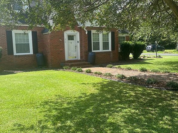 215 N Elm St
