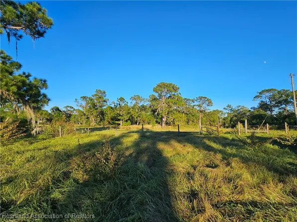 900 Plantation Dr, Sebring, FL 33876