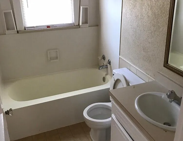 1129 W Symmes St — Photo 12