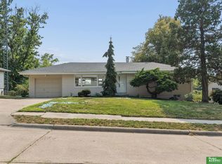 1714 Bowie Dr, Omaha, NE 68114