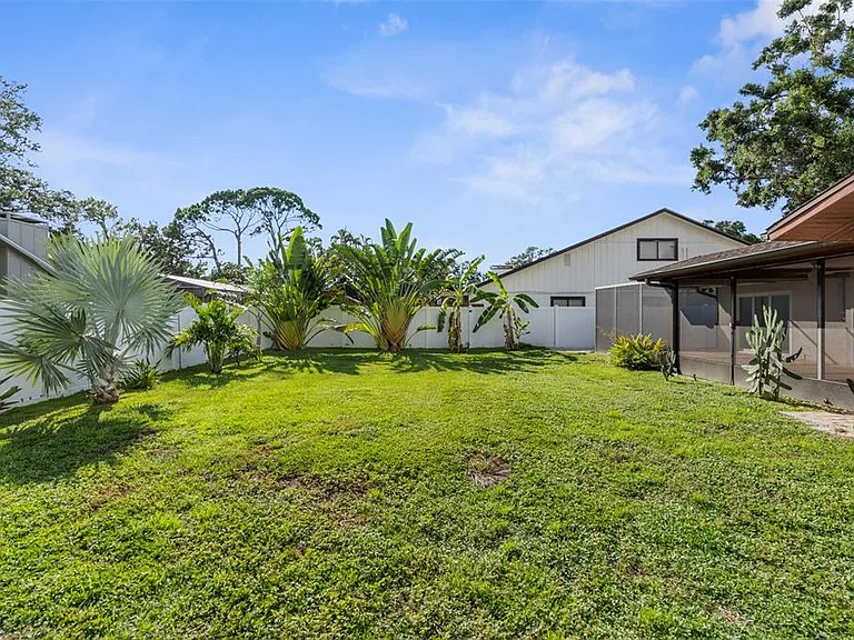 4250 Marlowe Dr — Photo 29