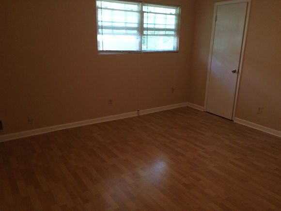 2nd image of 141 Northdale Pl