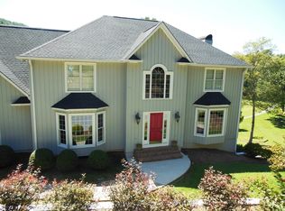 1370 Mountain Circle Dr, Lenoir, NC 28645
