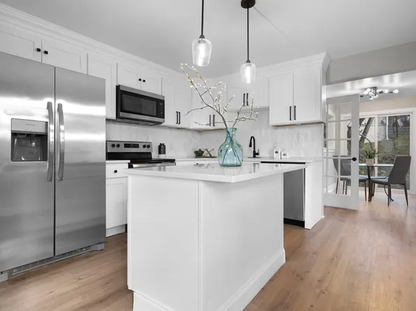 120 Brunelle Ave, Manchester, NH 03103