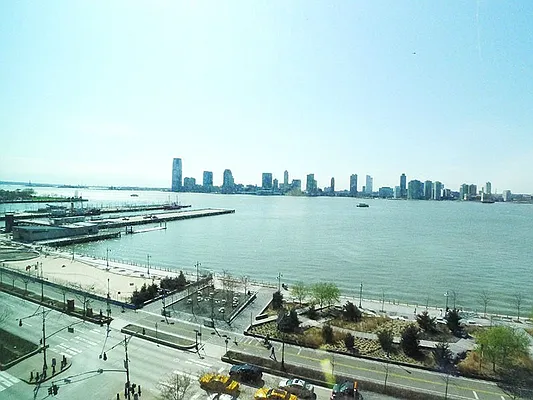 Rented by Sotheby's International Realty | media 7
