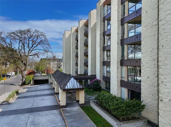 1745 Leighton Rd #611, Victoria, BC V8R 6R6