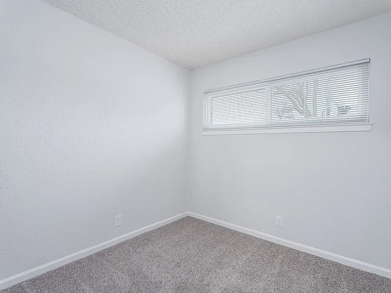 6037 N Haven Dr — Photo 9
