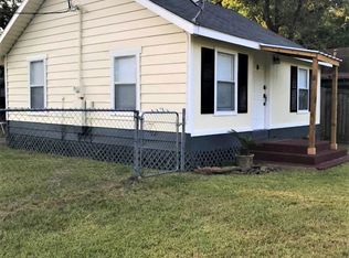 903 N Valderas St, Angleton, TX 77515