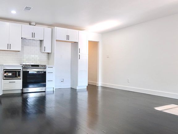 2nd image of 528 Sunnyside Ave