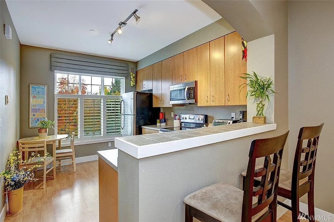 2 bed, 2.5 bath, 1084 sqft, $2,980 — Photo 3