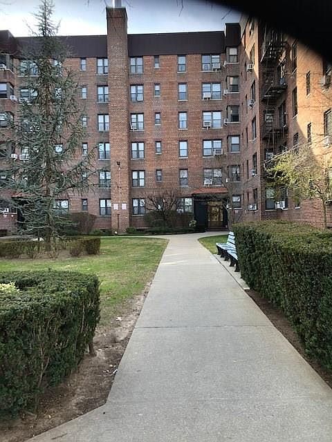 1st image of 2220 Burnett St APT 4F