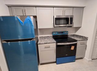 8657 SW 5th St APT 201, Hollywood, FL 33025