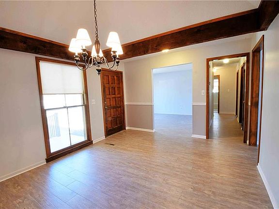 5th image of 10011 Connell Dr