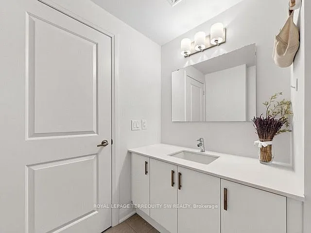 12 Woodstream Blvd #Townhouse 114 — Photo 6