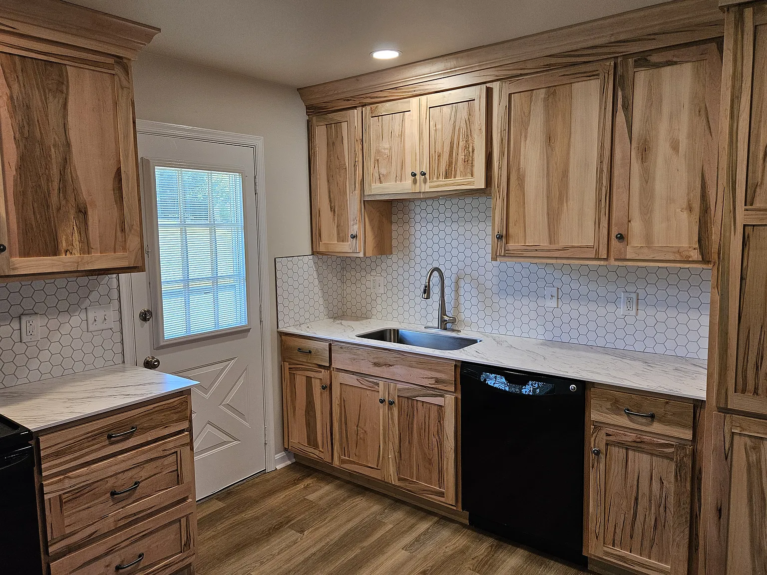 2 bed, 2.5 bath, 1450 sqft, $1,700 — Photo 2