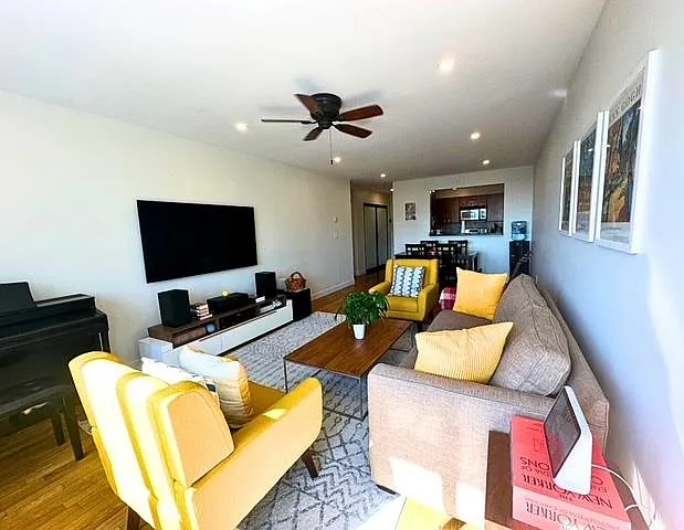 1 bed, 1.0 bath, 875 sqft, $3,300 — Photo 4