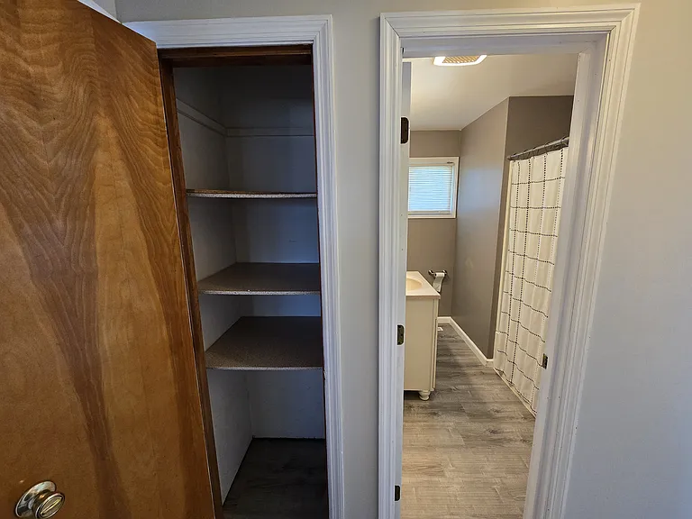 2952 Louise Ave — Photo 14
