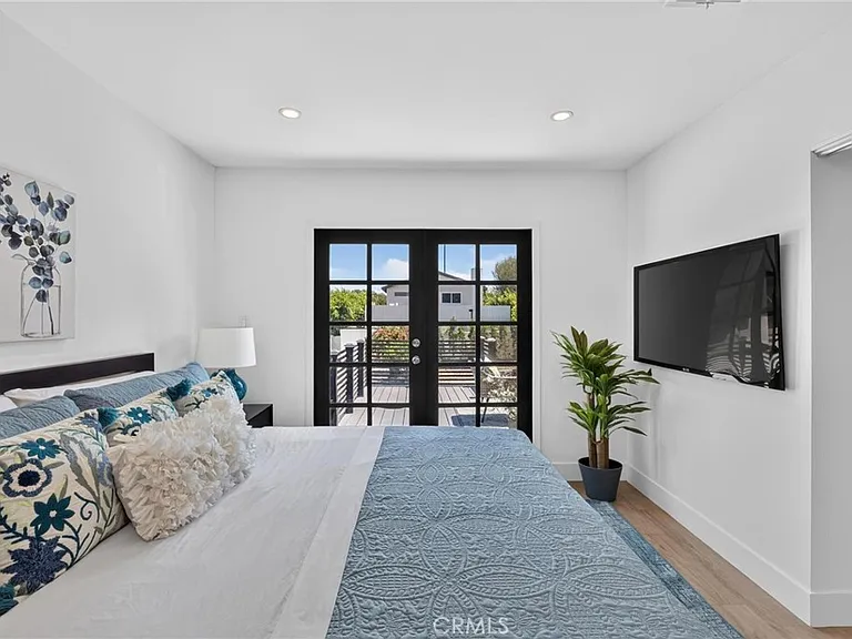 1223 W 23rd St — Photo 24