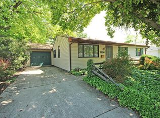 2936 E Cardinal Dr, Decatur, IL 62526