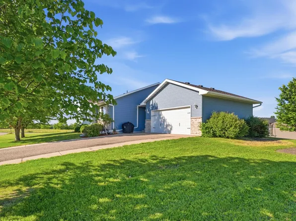 121 Shire Rd N, Watkins, MN 55389