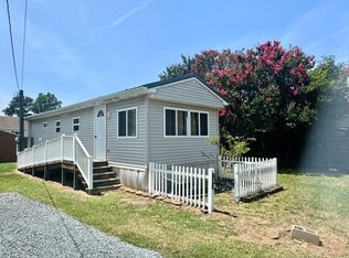 5122 Serenity Ln, Chincoteague Island, VA 23336