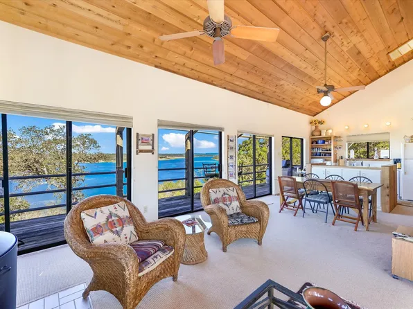 501 Coventry Rd, Spicewood, TX 78669