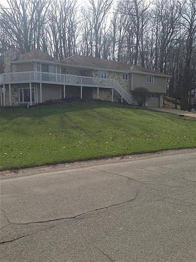 2nd image of 457 Roxbury Rd