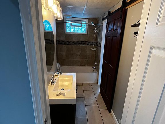 4th image of 801 Columbus Pkwy #1