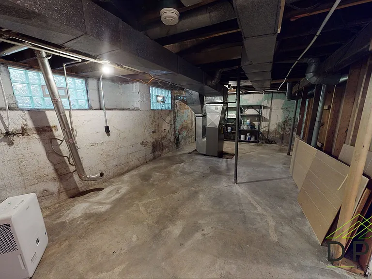 317 Shepard St — Photo 3