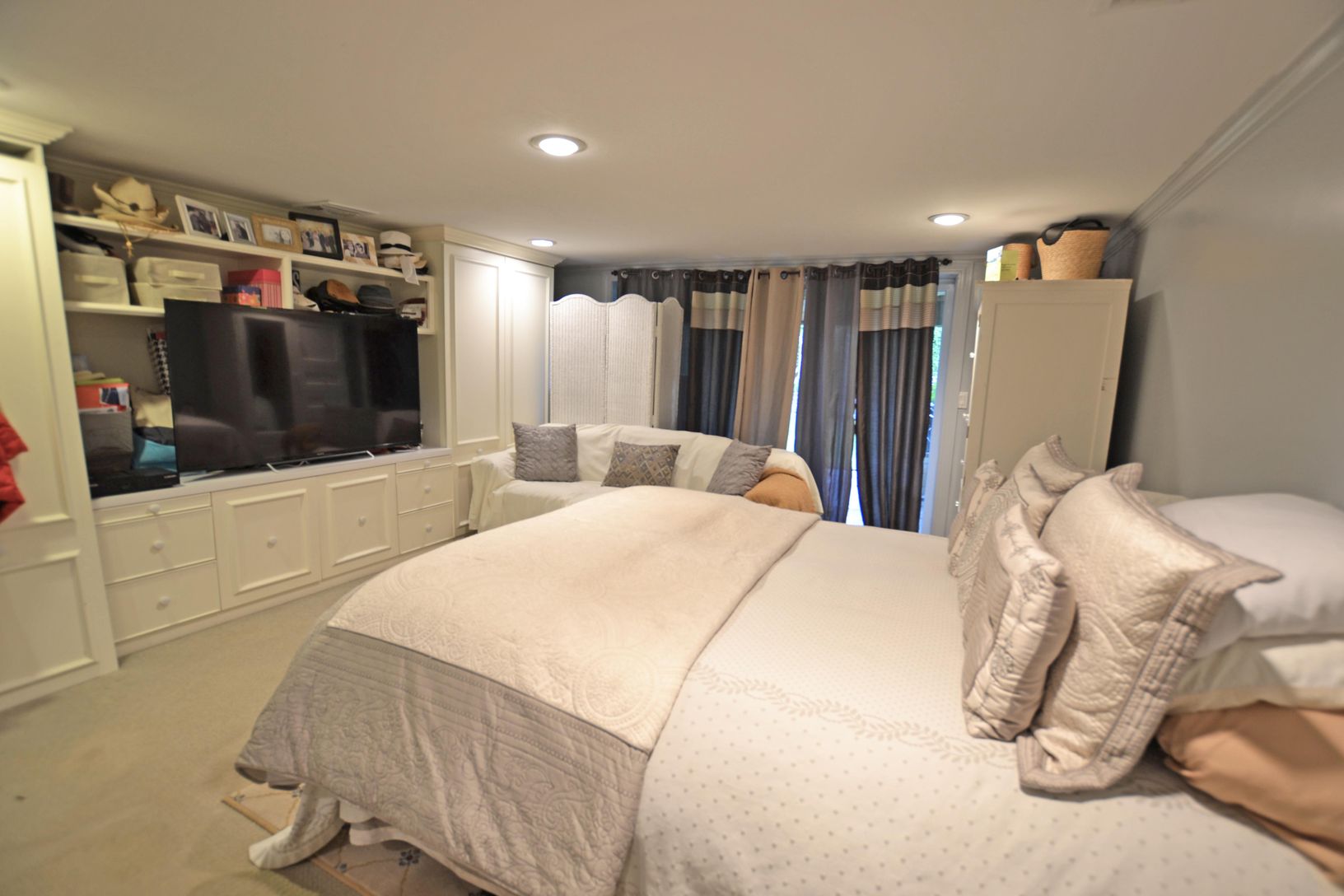  Lower level w/sliders outside