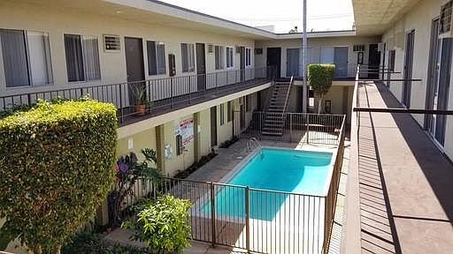 2nd image of 645 N Ardmore Ave APT 113