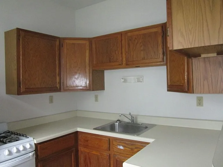 205 Comstock Avenue — Photo 4