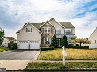 8 Cambridge Ln, Berlin, NJ 08009