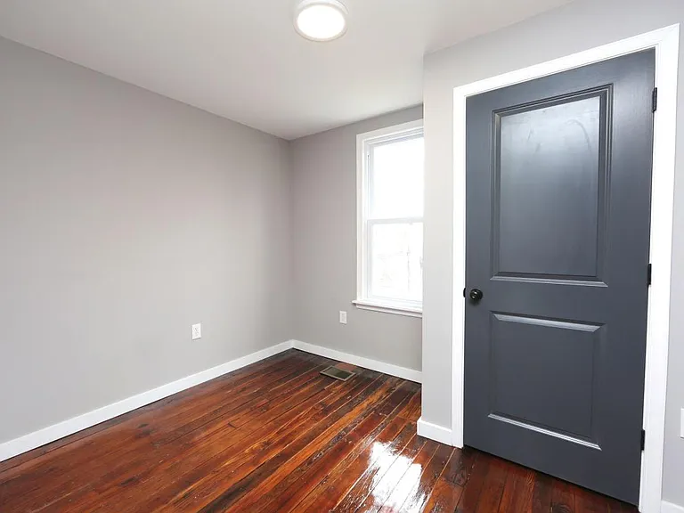 2727 Helen St — Photo 19