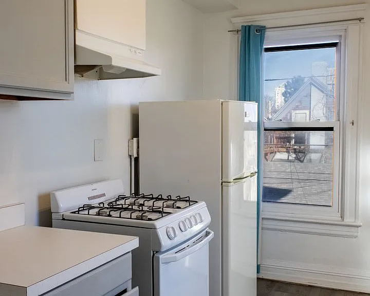 Renovated Apartments in West Wash Park — Photo 7
