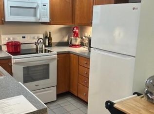 173 Pleasant St APT 102, Cambridge, MA 02139