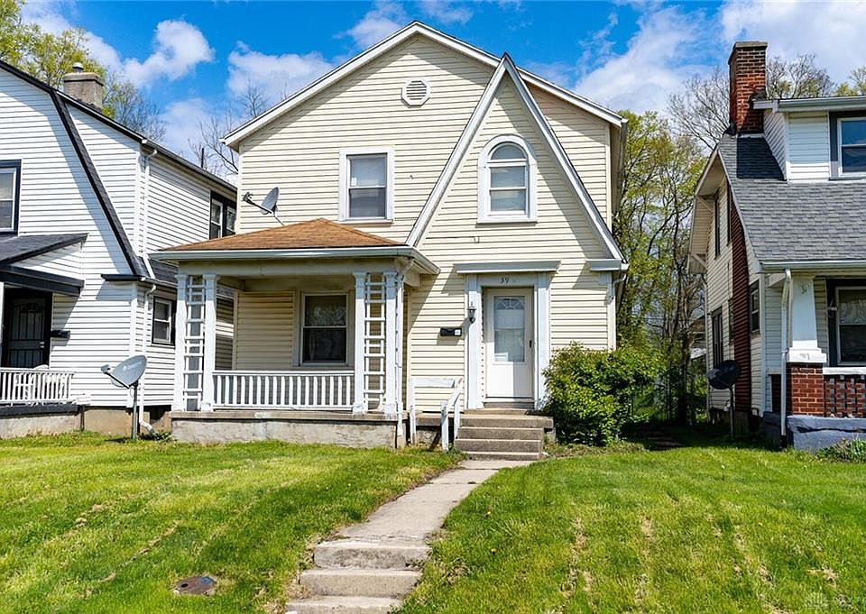 1st image of 35 Leroy St