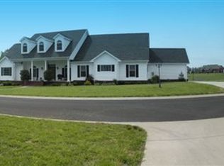 212 Larkspur Ln, Paducah, KY 42003